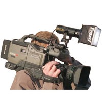 Photogenic PL2 Series Digital Generator with GFI Circuit amp Built in 32 Channel Pocket Wizard Radio Receiver 
