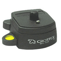 Garmin Deluxe Carrying Case for StreetPilot and GPSMAP 176 Series GPS Navigation Systems