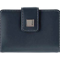 Nikon Deluxe Black Leather Carrying Case for Coolpix S6 and S7c Digital Cameras