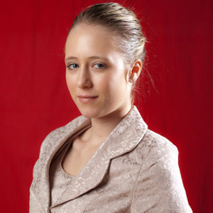  Belle Drape Solid Color Series, 10x24' Dyed Muslin Background, Solid Red Color. 