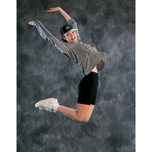 Studio Dynamics Classic Series 16' x 30' Muslin Background, Gothic Gray.: Picture 1 regular