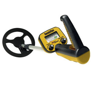  Bounty Hunter Handy Man Metal Detector with Telescoping Magnet and 6.5" Weather Resistant Coil 