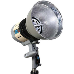  JTL 2823 Superlight Body with 7" Reflector & 1000 Watt Bulb, Fan Cooled Quartz Halogen Light with Built-in Thermostat. 