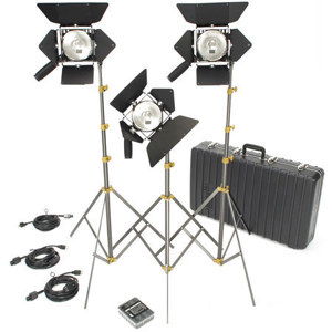  Lowel Action Kit, Quartz Lighting Outfit with TO-83 Case. 