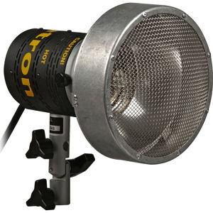  Novatron CL Continuous Open Face Light, 500 Watt Constant Light with Two 250 watt Quartz Bulbs 