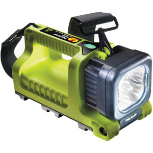  Pelican 9415 LED Lantern, 413 Lumens, 4 Hours 30 Min Runtime, 325m Beam Distance 