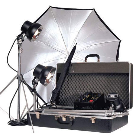 Novatron V600 - 3 head Kit 600 w-s variable pack with 3 heads, 3 stands, 2 umbrellas, case and sync cord image
