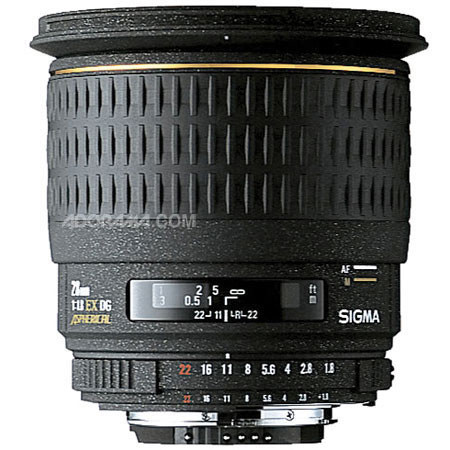 Sigma 28mm f/1.8 EX DG Aspherical Macro AutoFocus Wide Angle Lens with Hood for the Maxxum &amp; Sony Alpha Mount. image