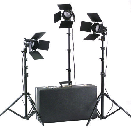 Smith Victor K33 3 700SG Quartz Light, 1800-Watt Barndoor Location Kit with 650 Attache Carrying Case. image