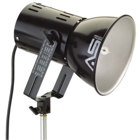 Smith Victor Q80, 600 watt, 8" Ultra Quartz Light, with Broad, 100&deg; Beam Reflector. image
