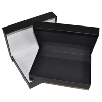 

Archival Methods Onyx 8.5x11x1-3/8" Portfolio Box, 8.75x11.25", Black Buckram / White Lining.