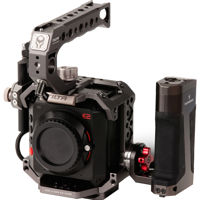 

Tilta Tiltaing Z CAM Kit B, Includes Cage, Quick Release Top Handle, SSD Drive Holder, Power Cable & Side Power Handle Type II (F570 Battery), Gray