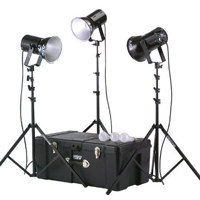 

Smith-Victor K83 750-Watt Photoflood Kit with Light Cart on Wheels Carrying Case.