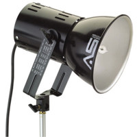 

Smith-Victor Q80, 600 watt, 8" Ultra Quartz Light, with Broad, 100 deg. Beam Reflector.