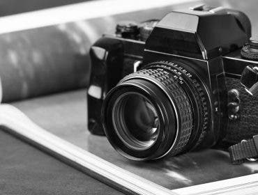 VINTAGE 35MM SLR camera