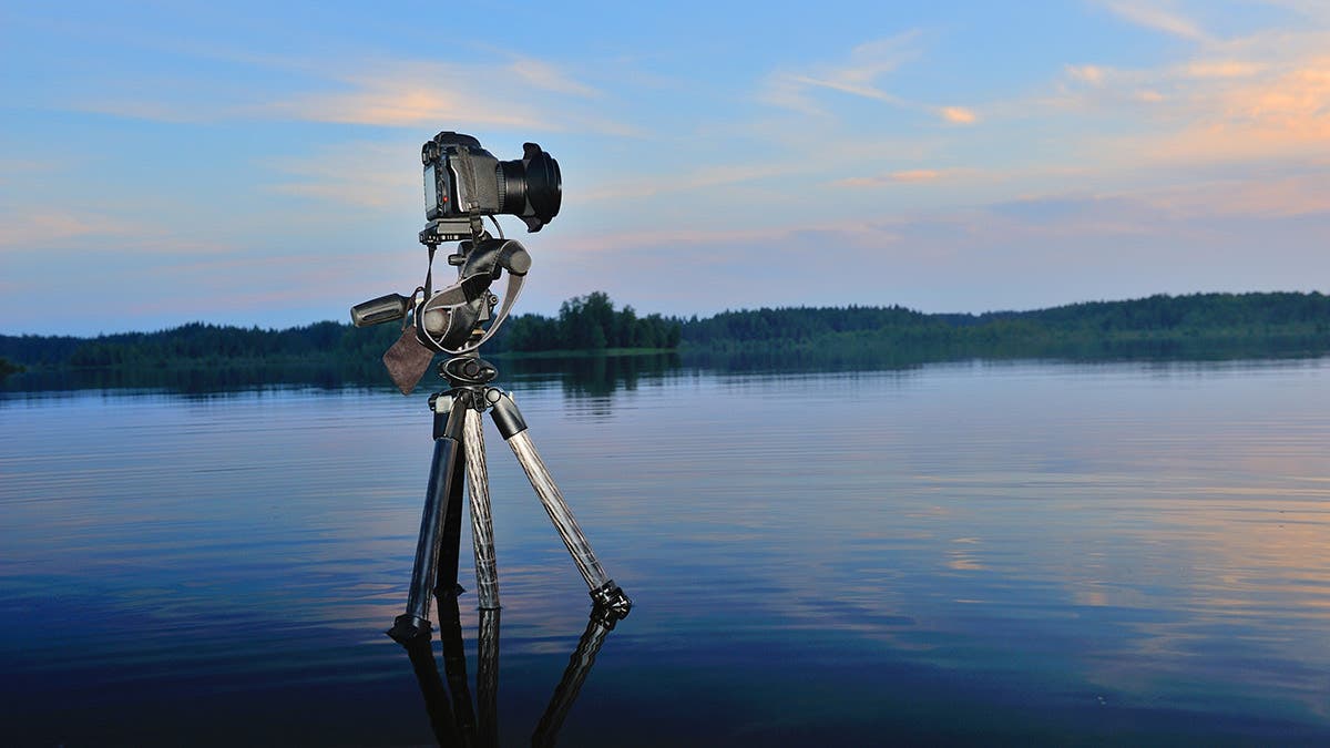 dslr on tripod
