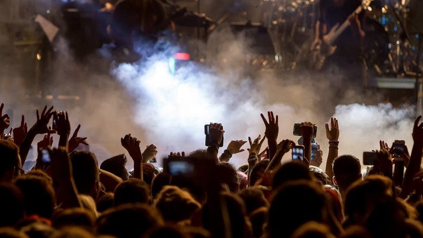 concert crowd smoke