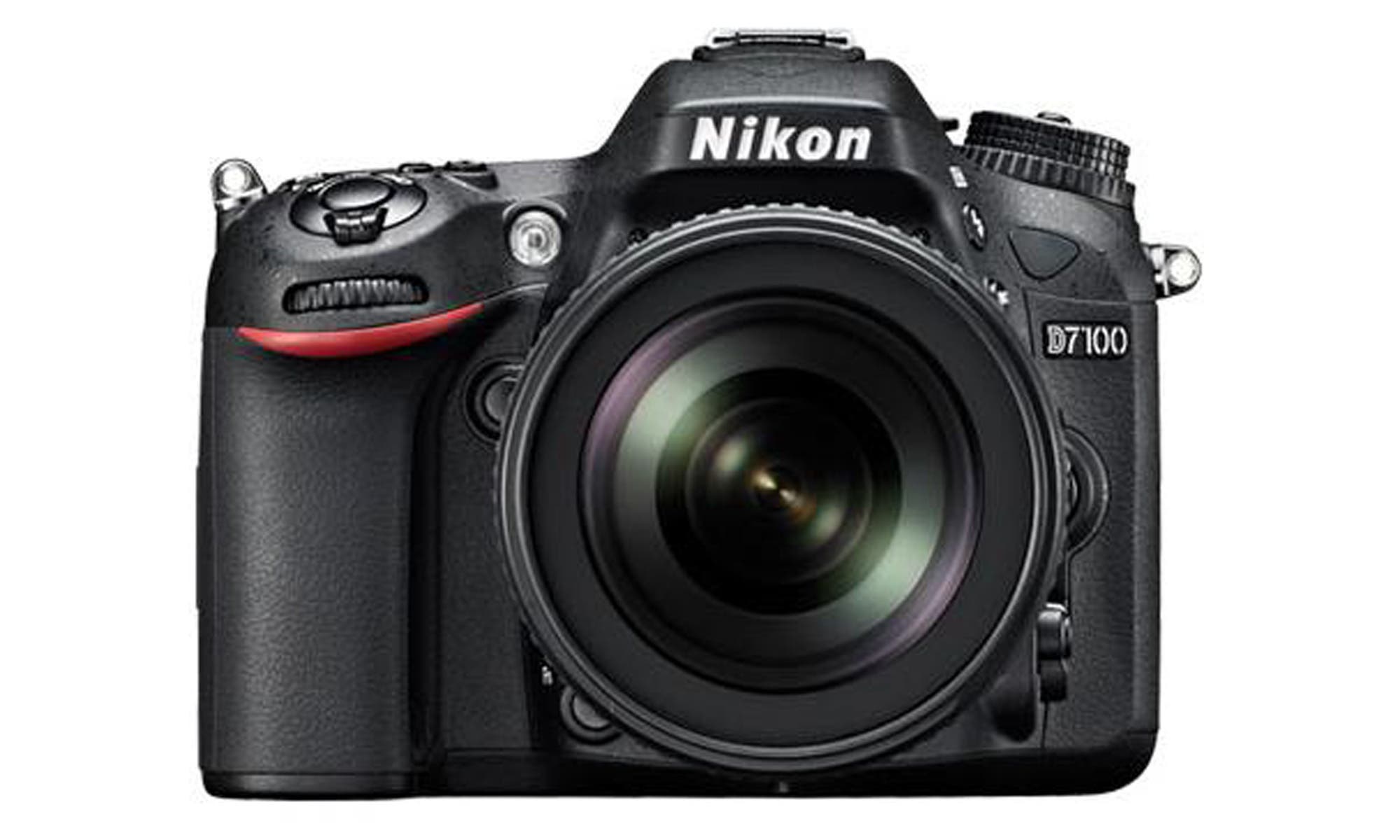 Nikon D7100 with 18-105mm kit zoom lens