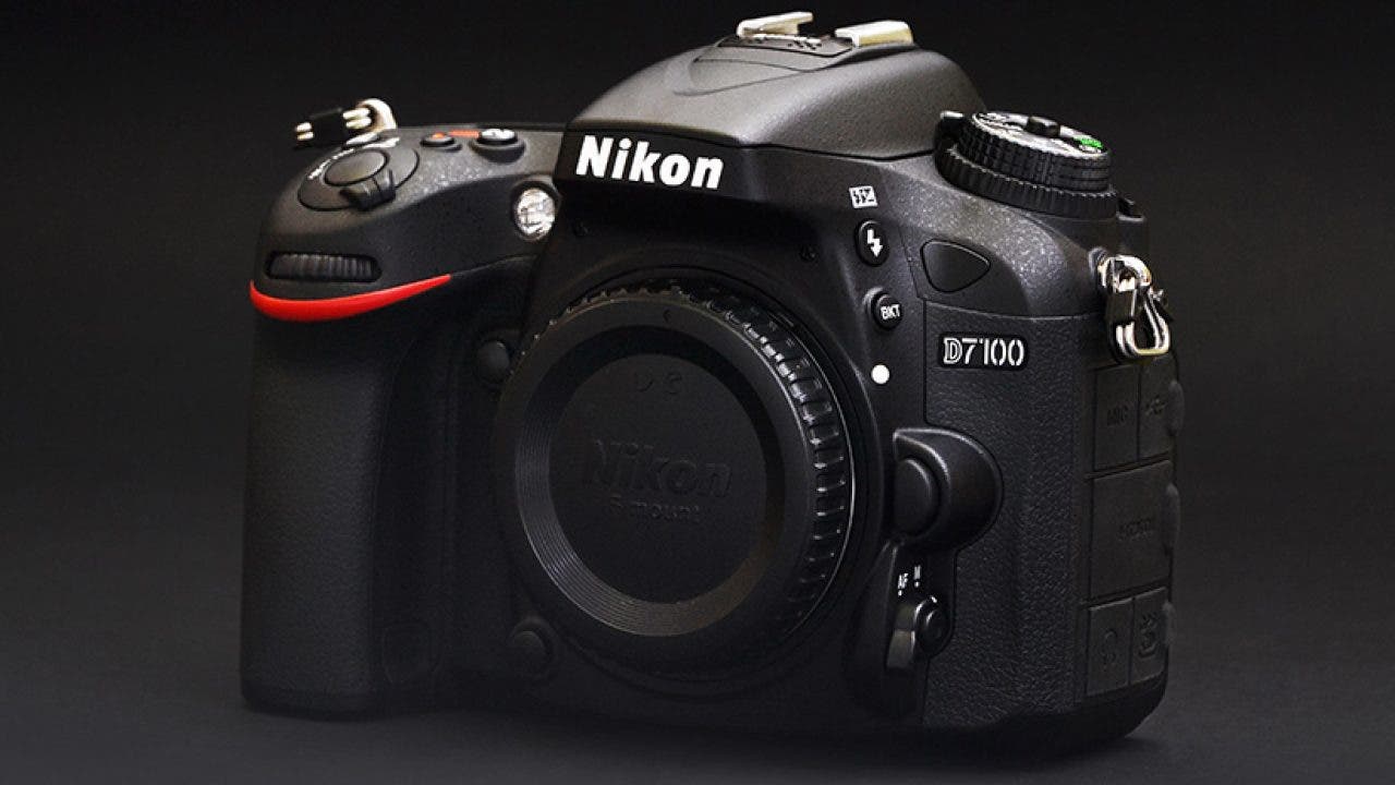 The Revolutionary Nikon D90: How Does It Compare Today? | Expert