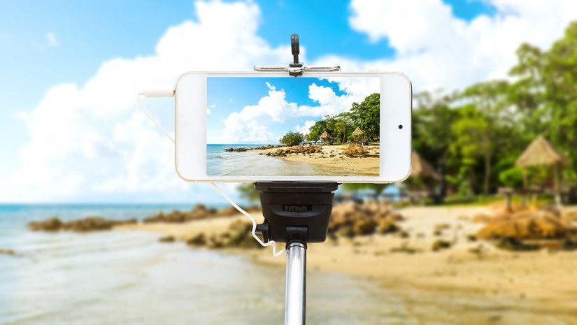 monopod iphone beach