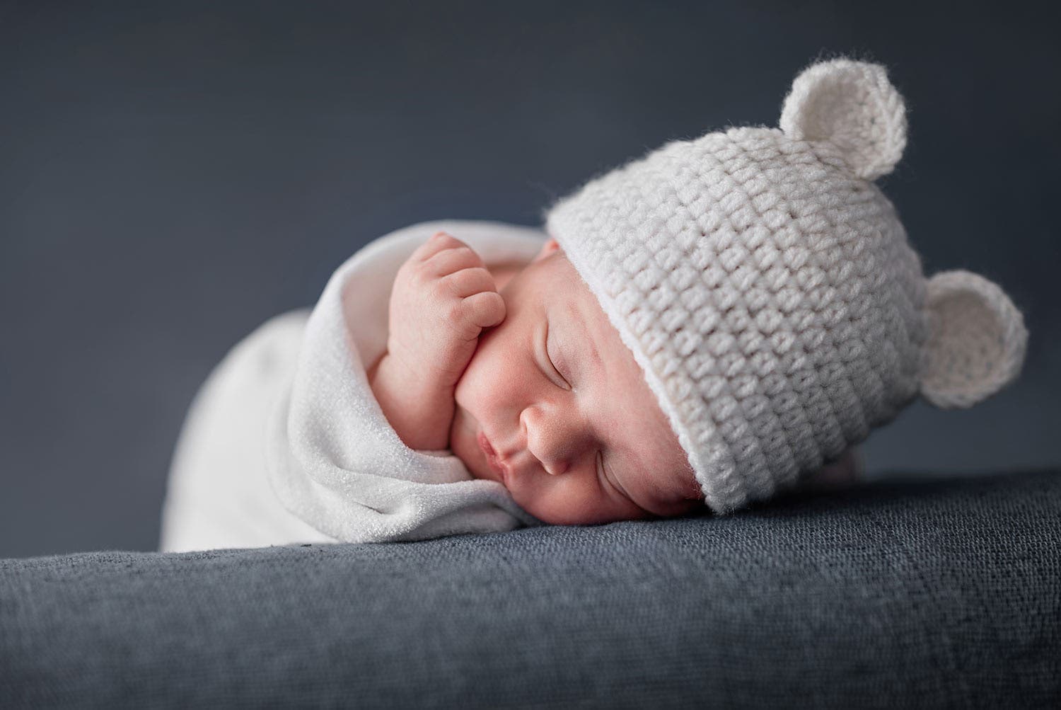 Infographic: Beginner's Guide to Newborn Photography