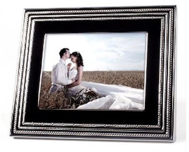 Vera Wang Digital Photo Frame Gift Guide