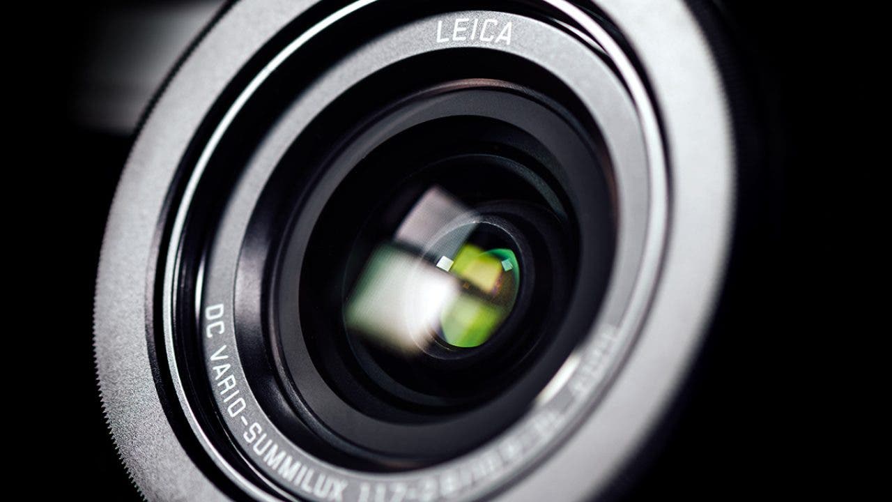 digital camera with 50x optical zoom