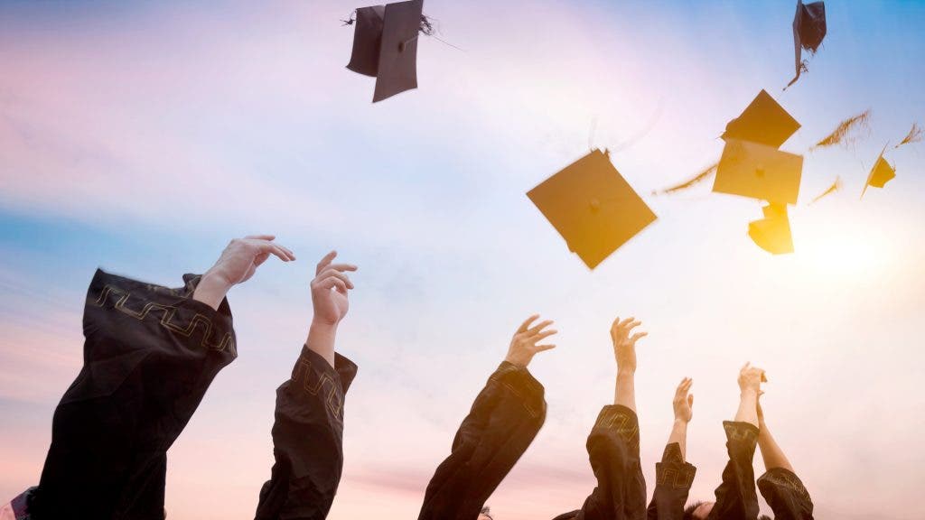 Tips For Better Graduation Photos