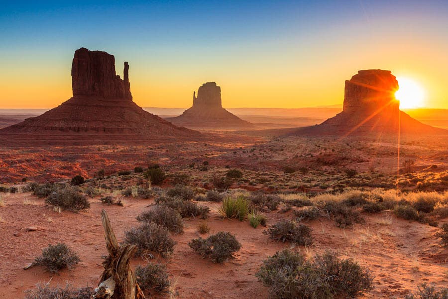 Landscapes of the American West: A Photographic Guide - ALC