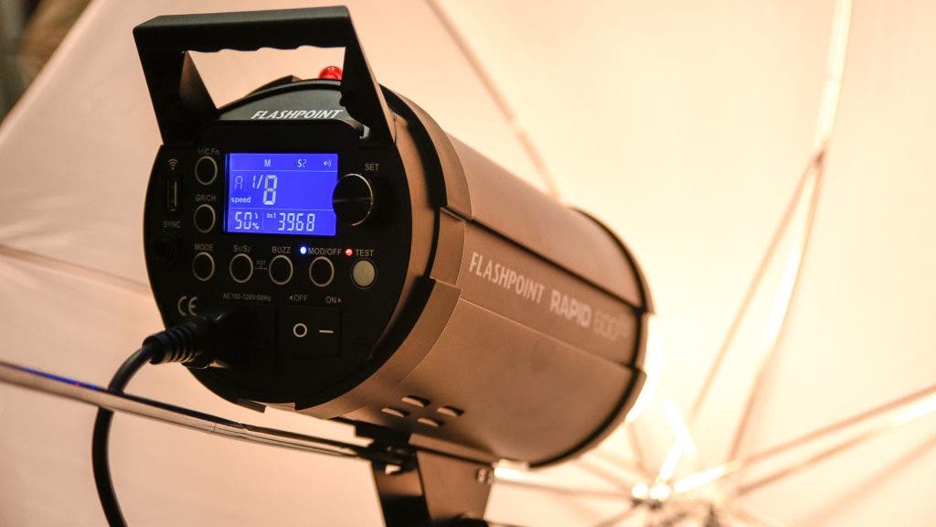 HandsOn Review The Flashpoint Rapid 600 HSS Monolight Adorama