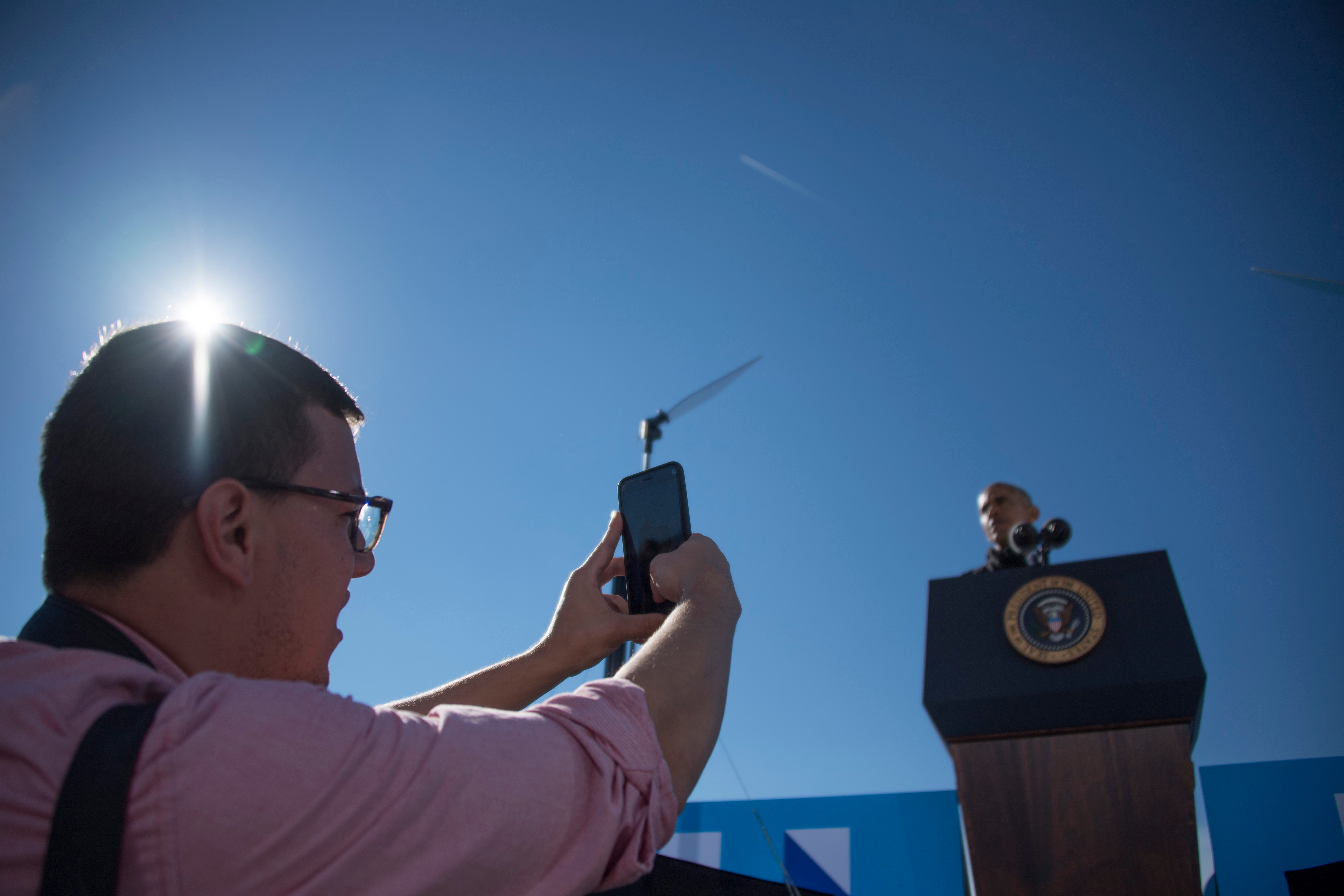 Al Drago Snapchats President Obama in Oct. 2015 in Cleveland Mich. Photo by jim watson/AFP