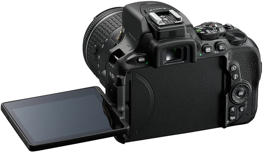 d5600_afp_18_55_vr_lcd_3