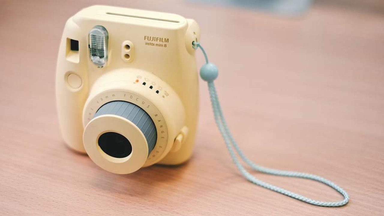 Verlenen Doe mijn best overschrijving How to Use the Fujifilm Instax 8: Everything You Need to Know - 42 West,  the Adorama Learning Center