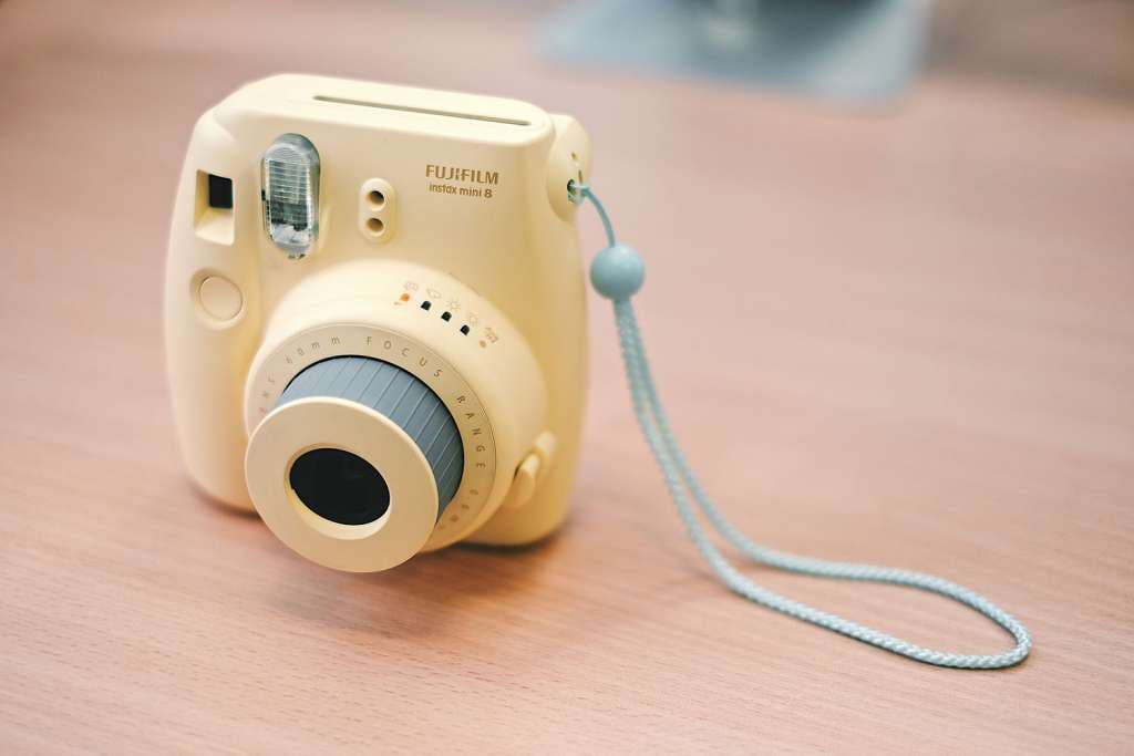 Verlenen Doe mijn best overschrijving How to Use the Fujifilm Instax 8: Everything You Need to Know - 42 West,  the Adorama Learning Center