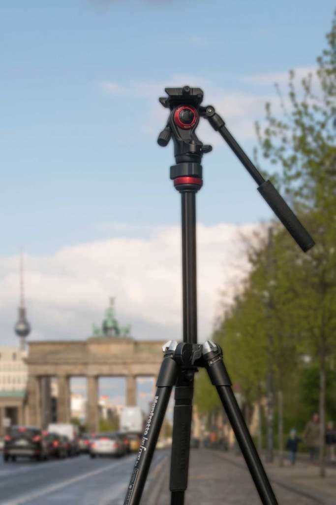 lightweight travel tripod head extending center column