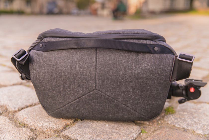 peak design sling bag