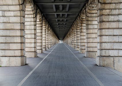 Symmetrical Passage With Pillars