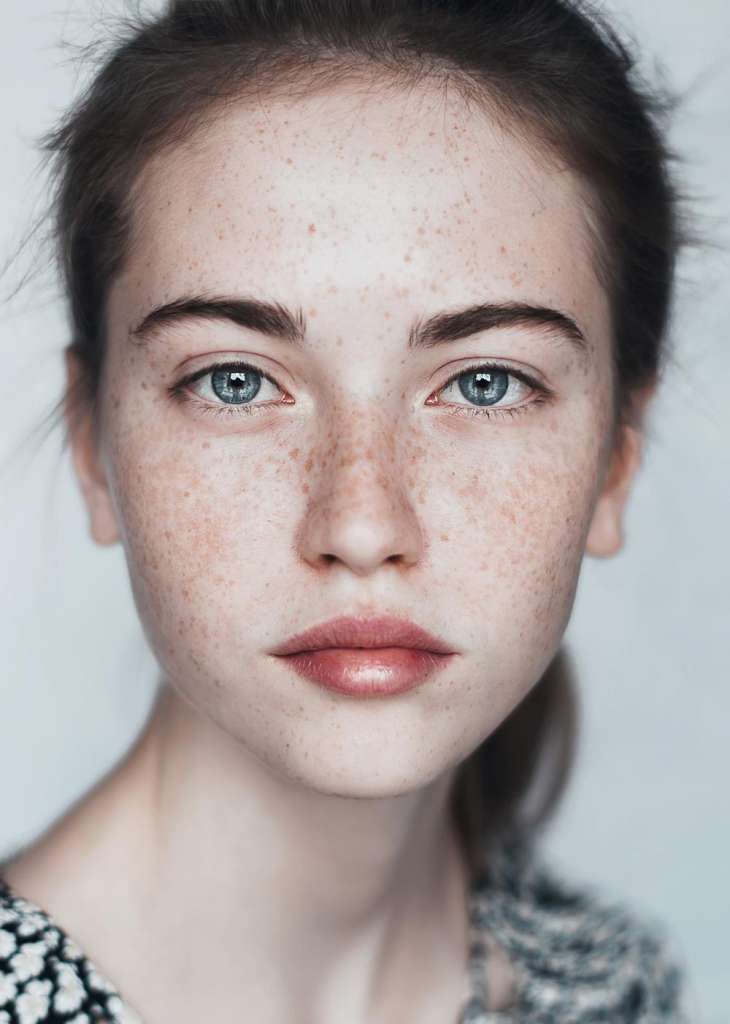 portrait of female model cropped using photoshop