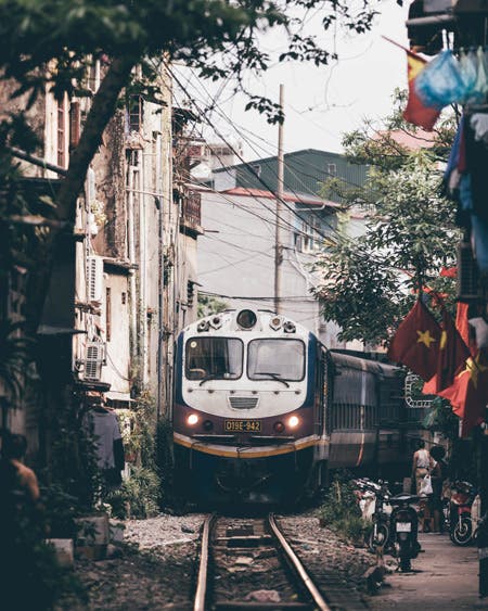 moving train street photography