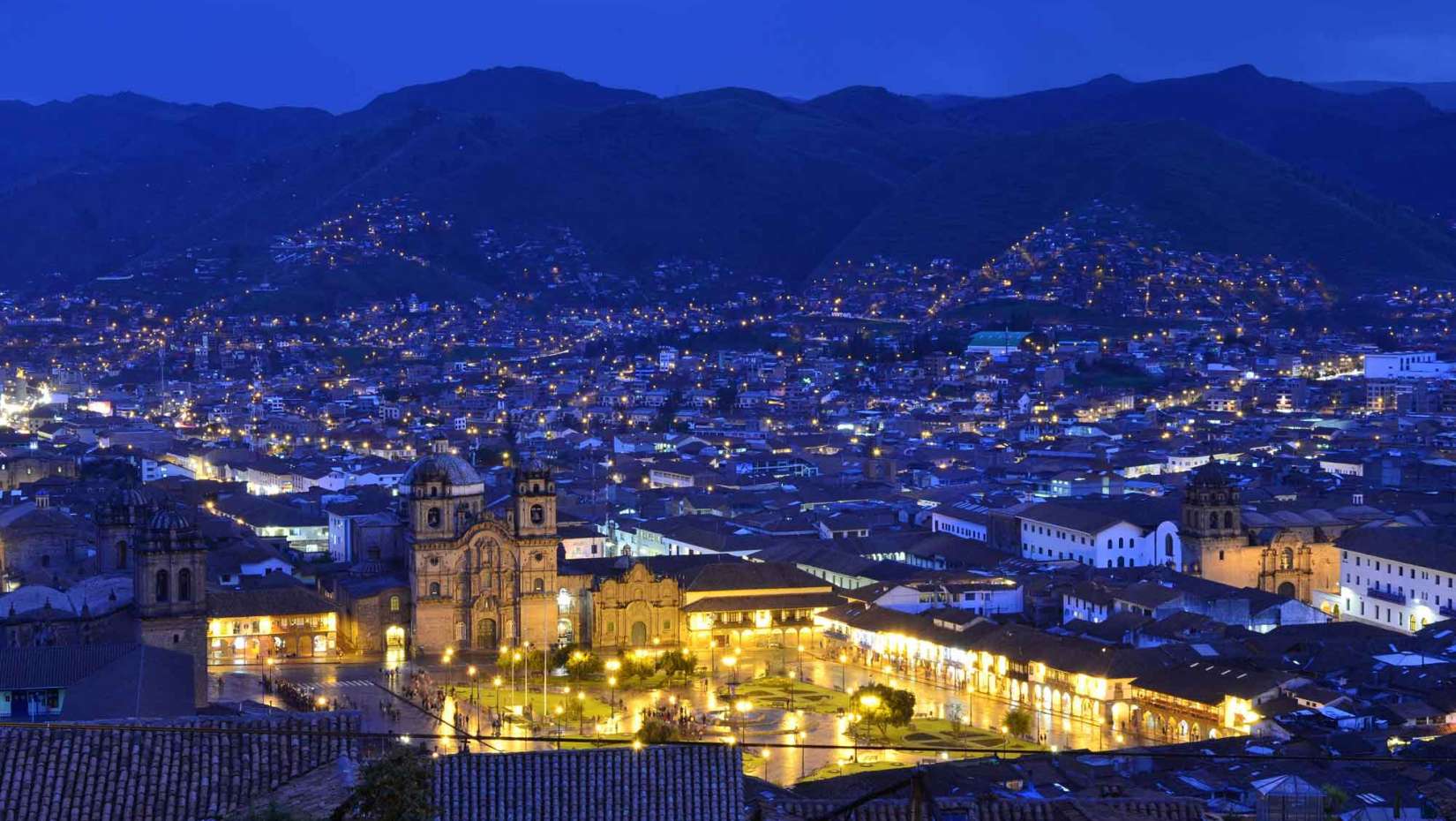 在秘鲁库斯科市的蓝色小时