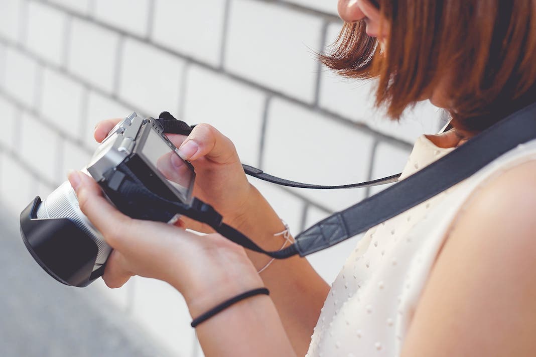 photographer viewfinder camera