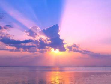 Beautiful colors of the sky with sun rays