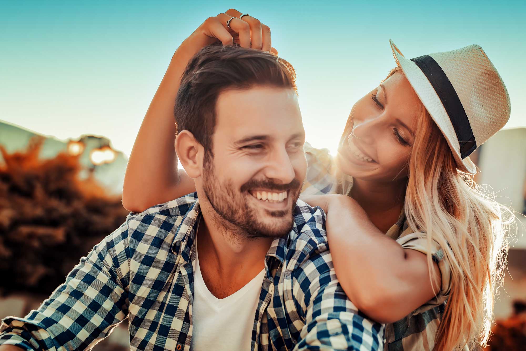 love photos of happy couple outdoors