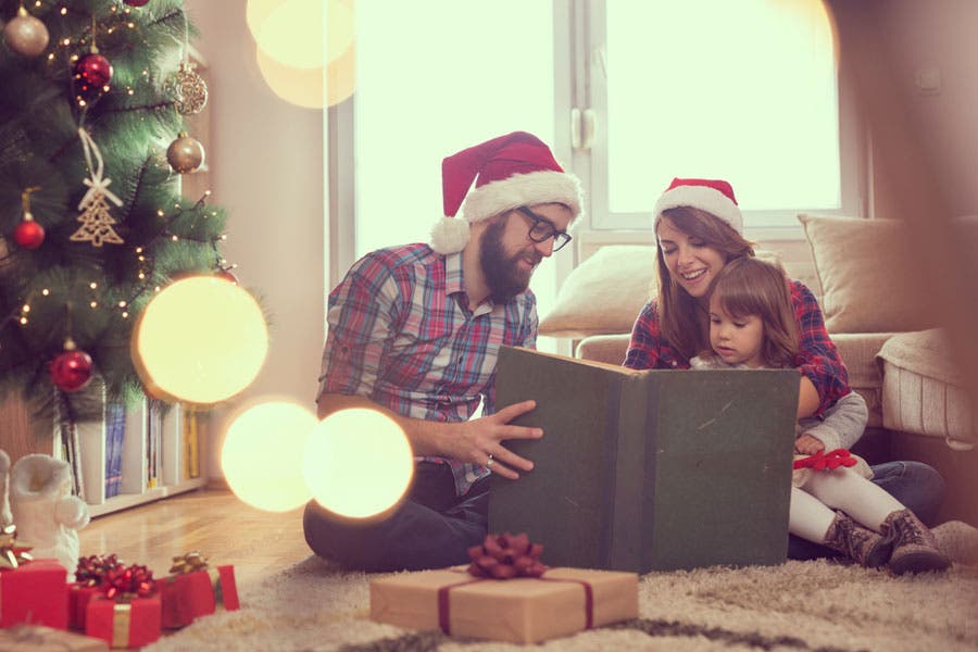 family Christmas photo shoot with bokeh effect