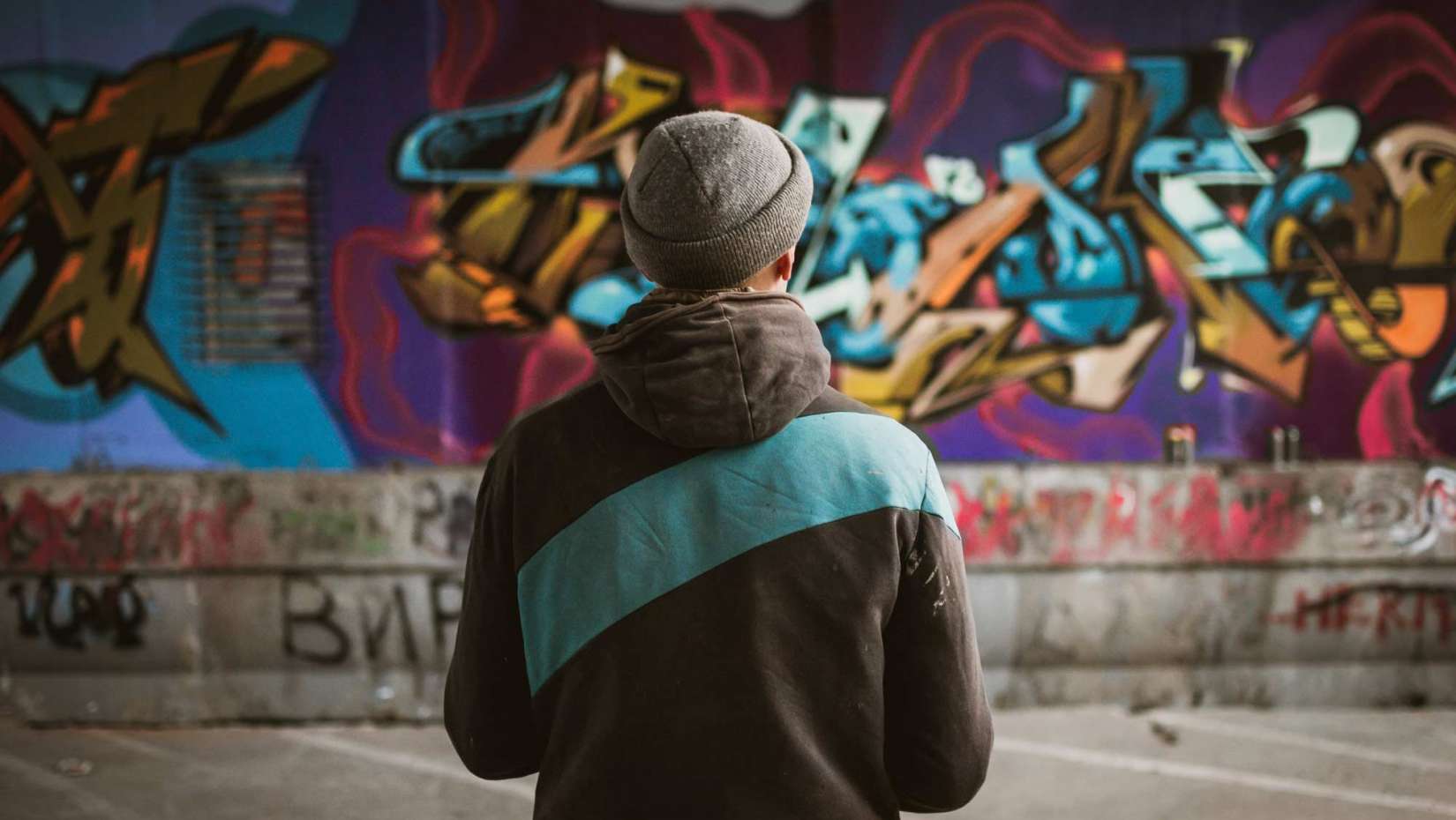 How To Use Graffiti Art To Improve Your Street Photography 42 West The Adorama Learning Center