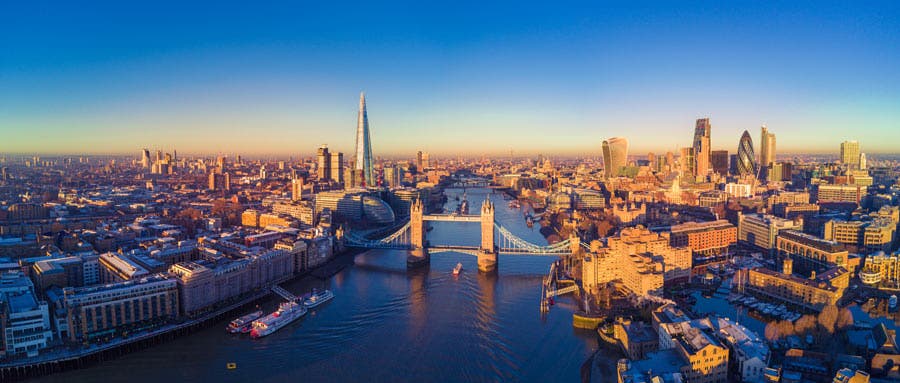 Panoramic view of London cityscape