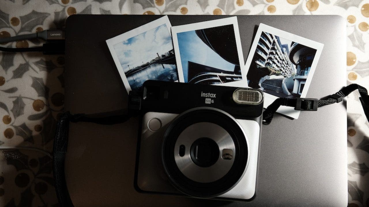 Fujifilm Instax Square SQ6 Instant Camera, Pearl White 