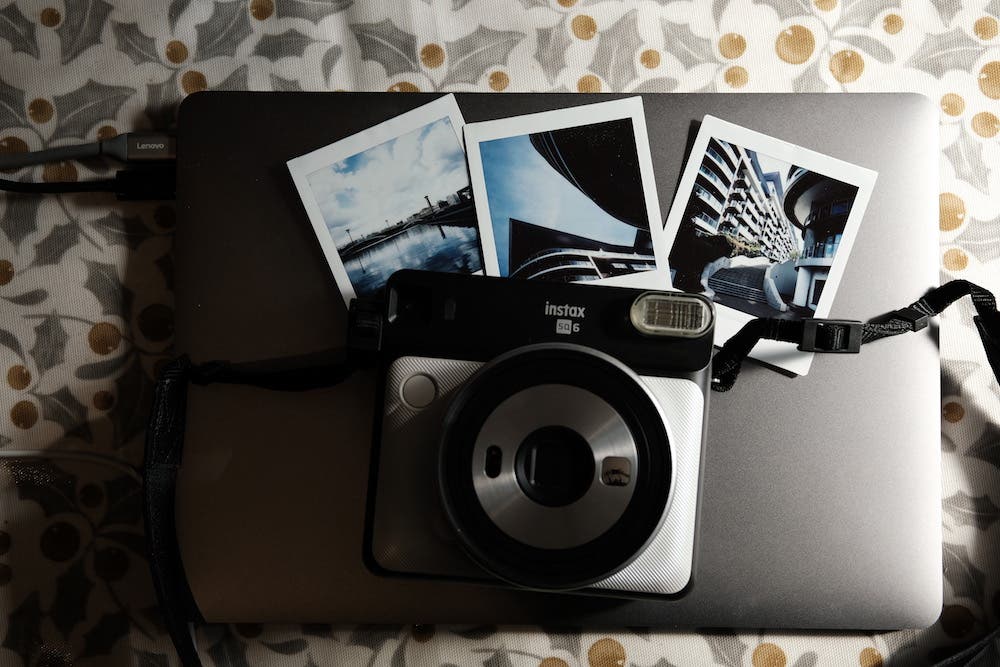 How to put film into the Instax Square SQ6