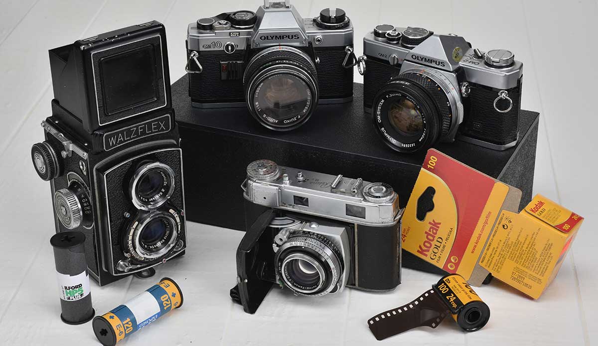 Latijns Herenhuis Taiko buik What Are the Different Types of Film Cameras? - 42West, Adorama