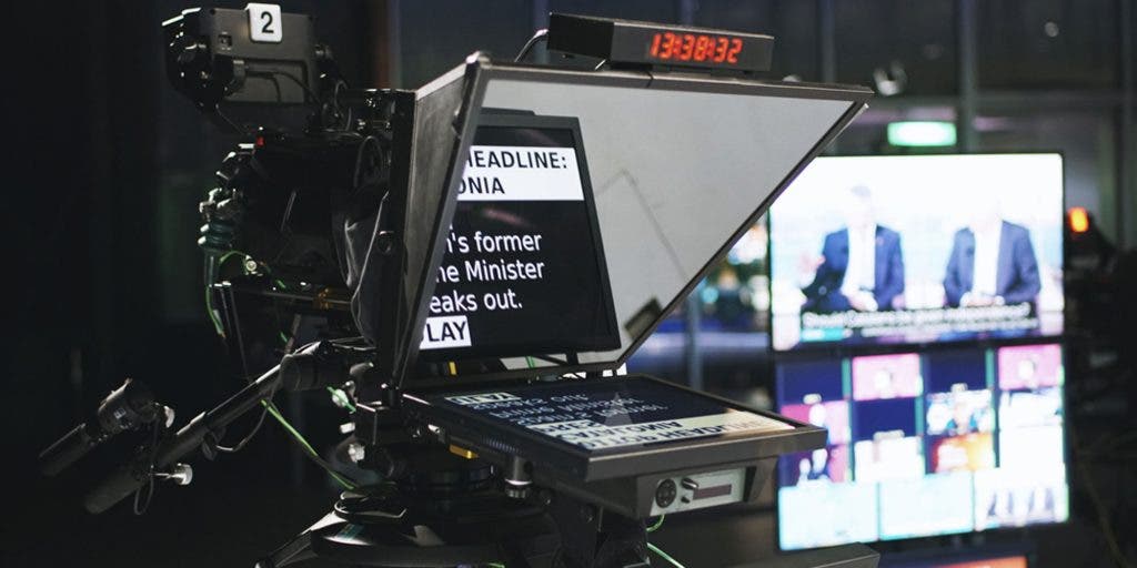 teleprompter contact lenses